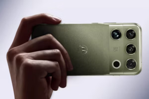 Motorola Signature 27 apuesta por IA, teleobjetivo de 200 MP y el nuevo Snapdragon 8 Elite Extreme