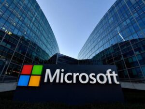 Microsoft revela que hackers utilizaron IA para atacar cientos de organizaciones en todo el mundo